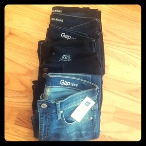 5 pairs of jeans in excellent condition!!